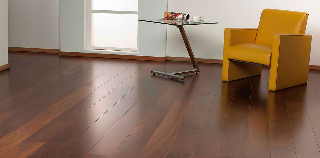 Carpet with royal blue sofa